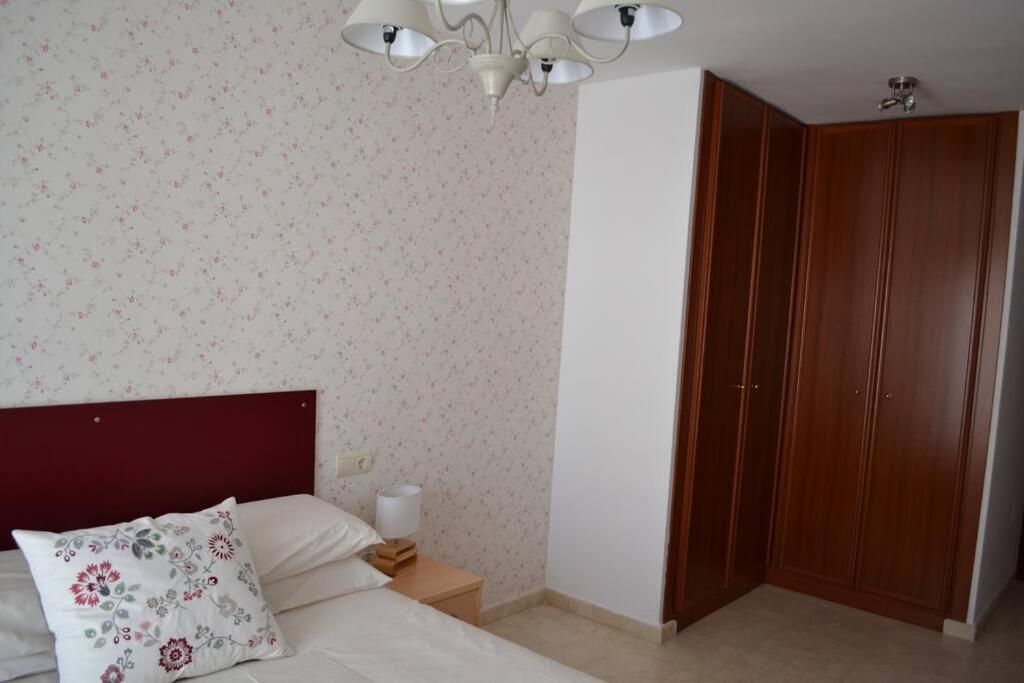 Precioso Apartamento En Primera Linea De Playa En Caleta De Velez Exterior photo